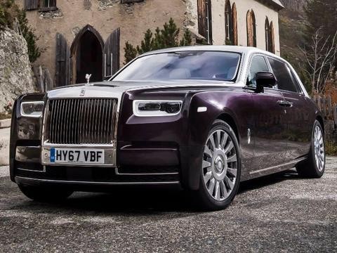 全新劳斯莱斯幻影，坐着舒服开着也很爽，让我和司机说拜拜