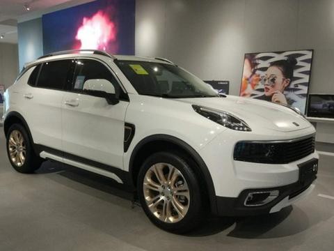 准车主等待领克01交付，白色车身加黑色车顶，车主：比途观有面子