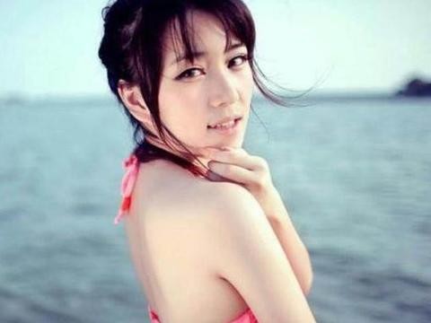 比王俊凯还有钱，身家80亿的90后白富美，豪车数不过来