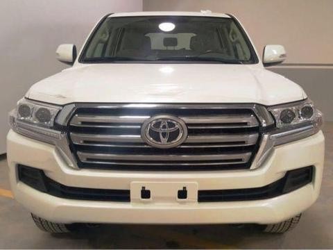 2018款兰德酷路泽八气囊外挂备胎版配置详解！