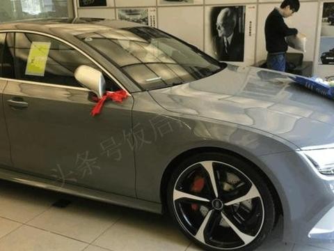 花182万买辆奥迪RS7豪华轿跑, 销售中心的午餐让人忍俊不禁