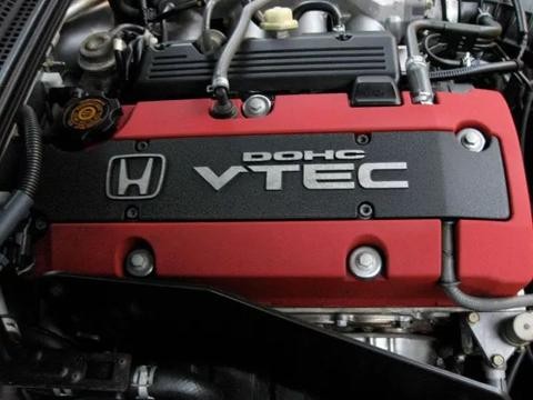 现今最强四缸引擎盘点，最后一台千万级的跑车遇到它也要吃灰！