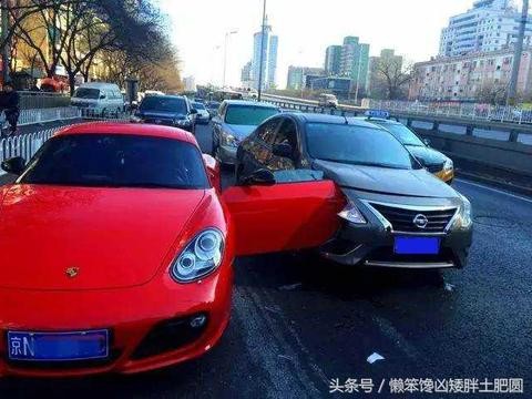 保时捷开门这力度 日产就成这样了