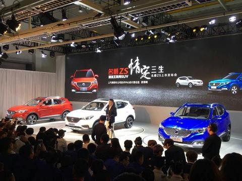 全球首款自带支付宝SUV上市，配最大天窗超大屏，7.38万起