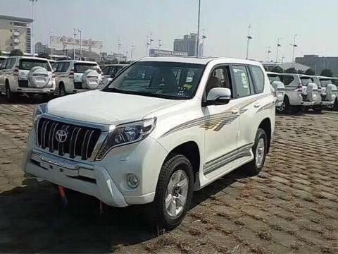 17款霸道全面降价 迎接第一批18款霸道