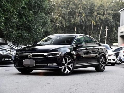 看着很像辉腾！大众中也就它最实在了！