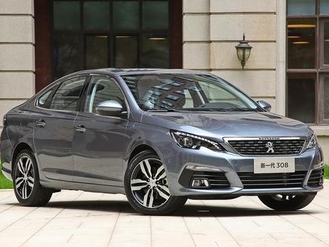 他是众多品牌中最独特的车系，内饰设计很豪华，配置也很丰富！