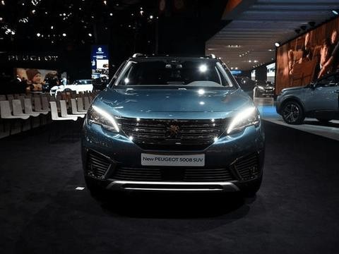 这款全新7座SUV, 2+3+2布局, 内饰厚道
