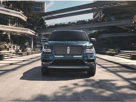 很多朋友说开过林肯这款硬汉车, 在路上气场比凯雷德还强大