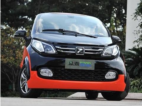 又一国产买菜代步神车，两个座椅，旋钮换挡，一块特斯拉显示屏