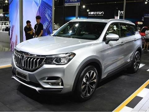 宝马的开眼角大灯加悬浮车顶 浓厚的德系气息，和博越说再见吧