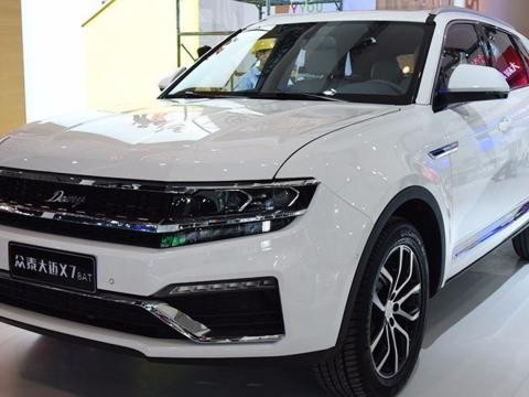 众泰彻底醒悟？T700增加8AT,12万多标配电吸门，错位竞争博越H6