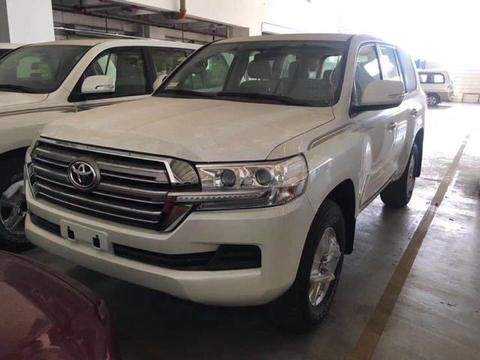 18款中东版酷路泽4000新增6速，性价比更高