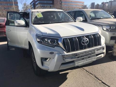 18款丰田霸道2700天津港现车啦 配置解析