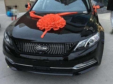 众泰开回老家，乡亲：这车要好几十万吧？