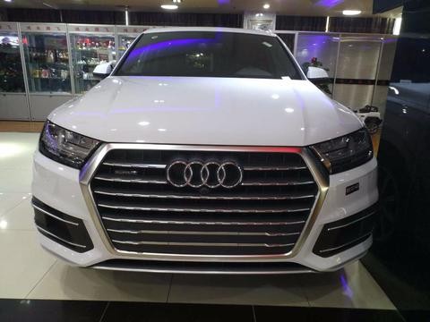 18款奥迪Q7现车在售配置齐全