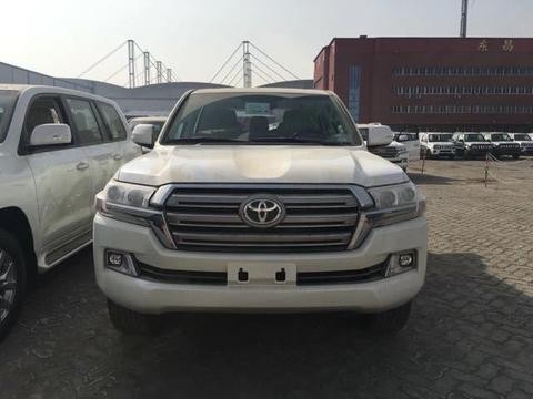 18款丰田酷路泽4000倒影遥启版配置介绍