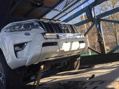 2018款霸道2700亮相天津港，售价40万起