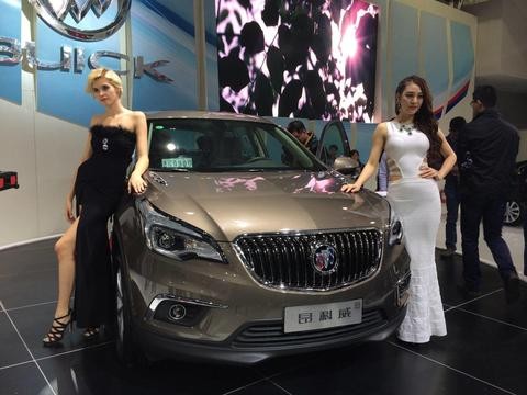 刚上市就直降3万，售18万配四驱，还买什么汉兰达！