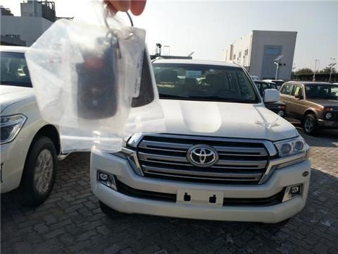 17款丰田酷路泽5700 无一不彰显丰田家族SUV的魄力和风范