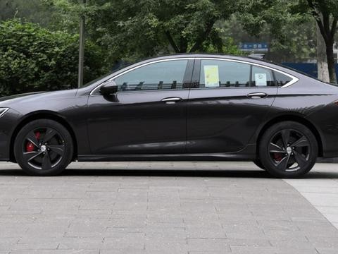 260马力配9AT, 外观内饰秒杀奔驰C级, 不到24万大众CC靠边站