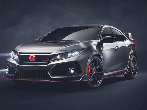 别克汽车追尾一辆本田思域，路人围观后纷纷表示：日系车都是这样