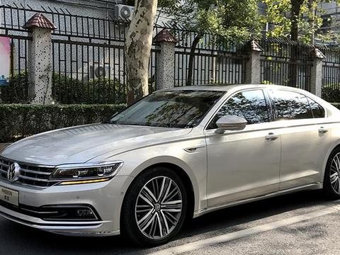 小伙花60万买了一辆大众，奥迪车主看到这车后都不好意思了