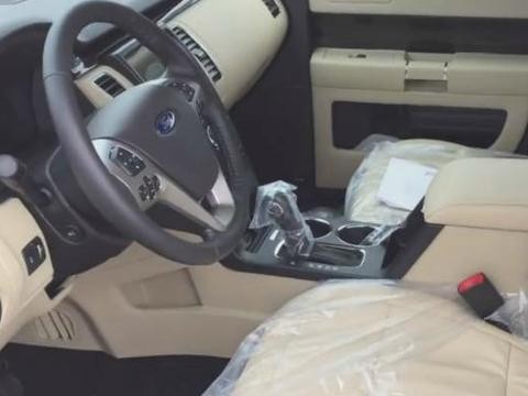 路虎揽胜最不想看到的车，配2米床+4个天窗，进口四驱才70万