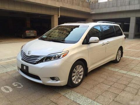 17款丰田塞纳四驱LTD高配火爆热销 比埃尔法更奢华更舒适