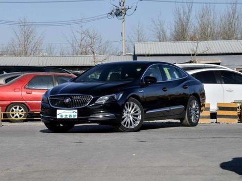 这车才25万多, 却比德系迈腾有气质, 舒适性也不落后E系