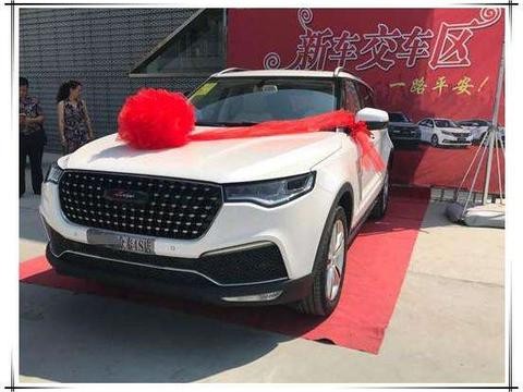 包工头提众泰T700, 没到家就撞成报废, 这质量让车主后悔莫及