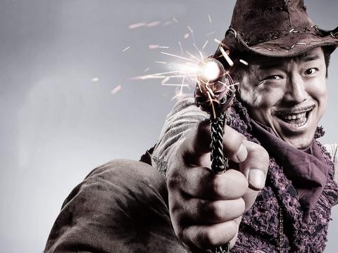 他丑过黄渤却是影帝，激吻董洁给潘粤明戴绿帽，今豪车低调现身！