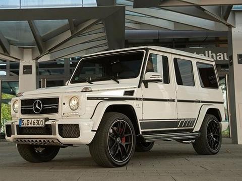 真正硬汉SUV，造型大气内饰豪华，双12.3英寸大屏，9AT变速箱