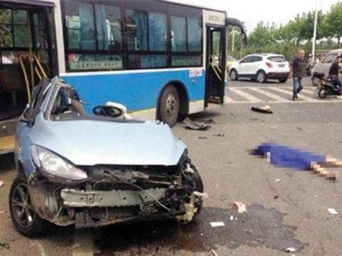 撞了才知道车怎么样 盘点日系车五大惨烈事故
