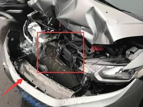 车子安全最重要，本田飞度前后加装防撞钢梁，本田车主都得看看