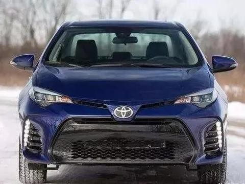 丰田2018款卡罗拉国产，搭载1.5T三缸发动机，不输全新凯美瑞！