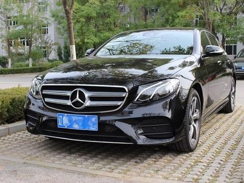 奔驰E级 200L四驱提车感受，车主：没必要争论808和807到底谁更好