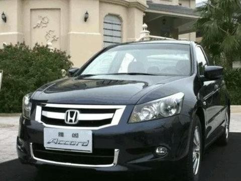 本田追尾哈弗H9，本田车主哭了，哈弗车主笑了