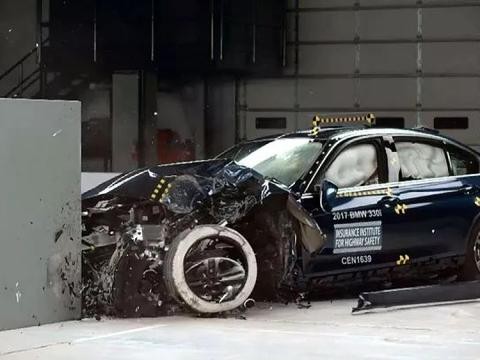 比部分豪华品牌还强！在碰撞安全上，最低9.9万起的车能做到最好