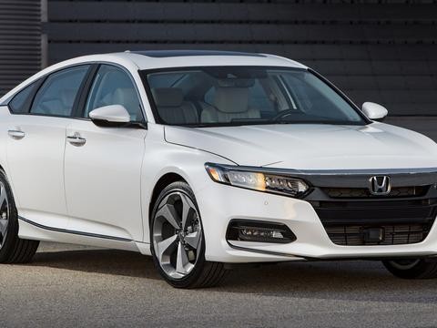 新雅阁变帅变年轻，轿跑范十足堪称小思域，只可惜国产无缘10AT