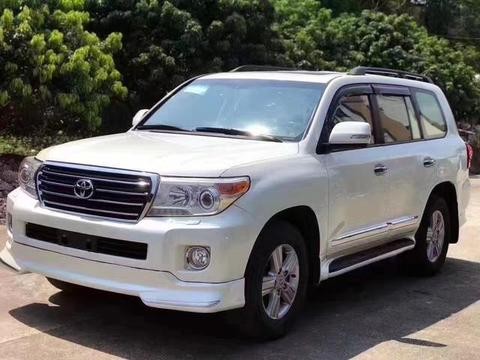 淘辆15年丰田酷路泽4600GXR花了40多万，小哥看到车后却哭了！