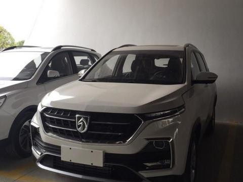 首台宝骏530展车到店，配全液晶仪表盘，售6万，竞争哈弗H6