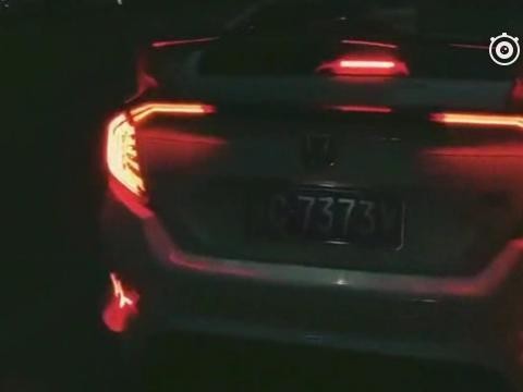 这本田思域的LED流水灯，是要挑战灯厂奥迪吗？