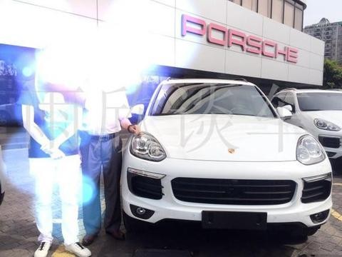 广西车友花120万买辆混动力版保时捷卡宴, 自改迎宾车灯成亮点