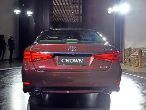 曾是一把手标配座驾，C级车典范，如今比老款低6万，飞入百姓家