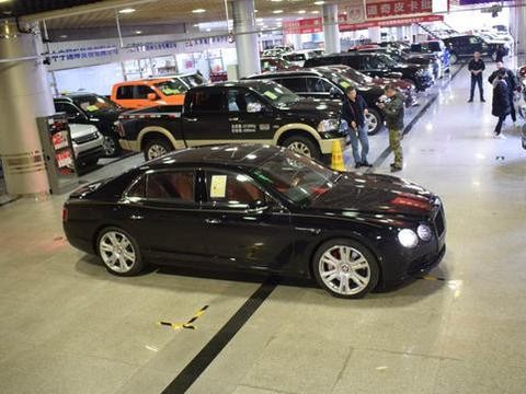 天津港展厅360度看豪车，宾利欧陆飞驰 2017 欧规 4.0，黑色/棕色