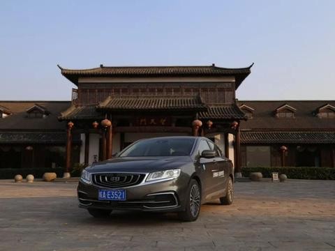 开了一千公里后 我们发现了新博瑞有这些优点和缺点