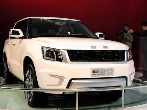 30根激光光束，车内用玉器打造，号称国产版揽胜，气场比揽胜还强