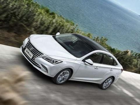 最美国产轿跑上市, 颜值完胜阿特兹, 售15万放弃大众CC!