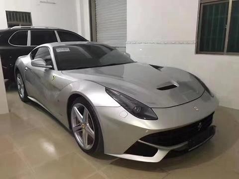 法拉利F12——而立之年的抉择，是追逐梦想还是脚踏实地？